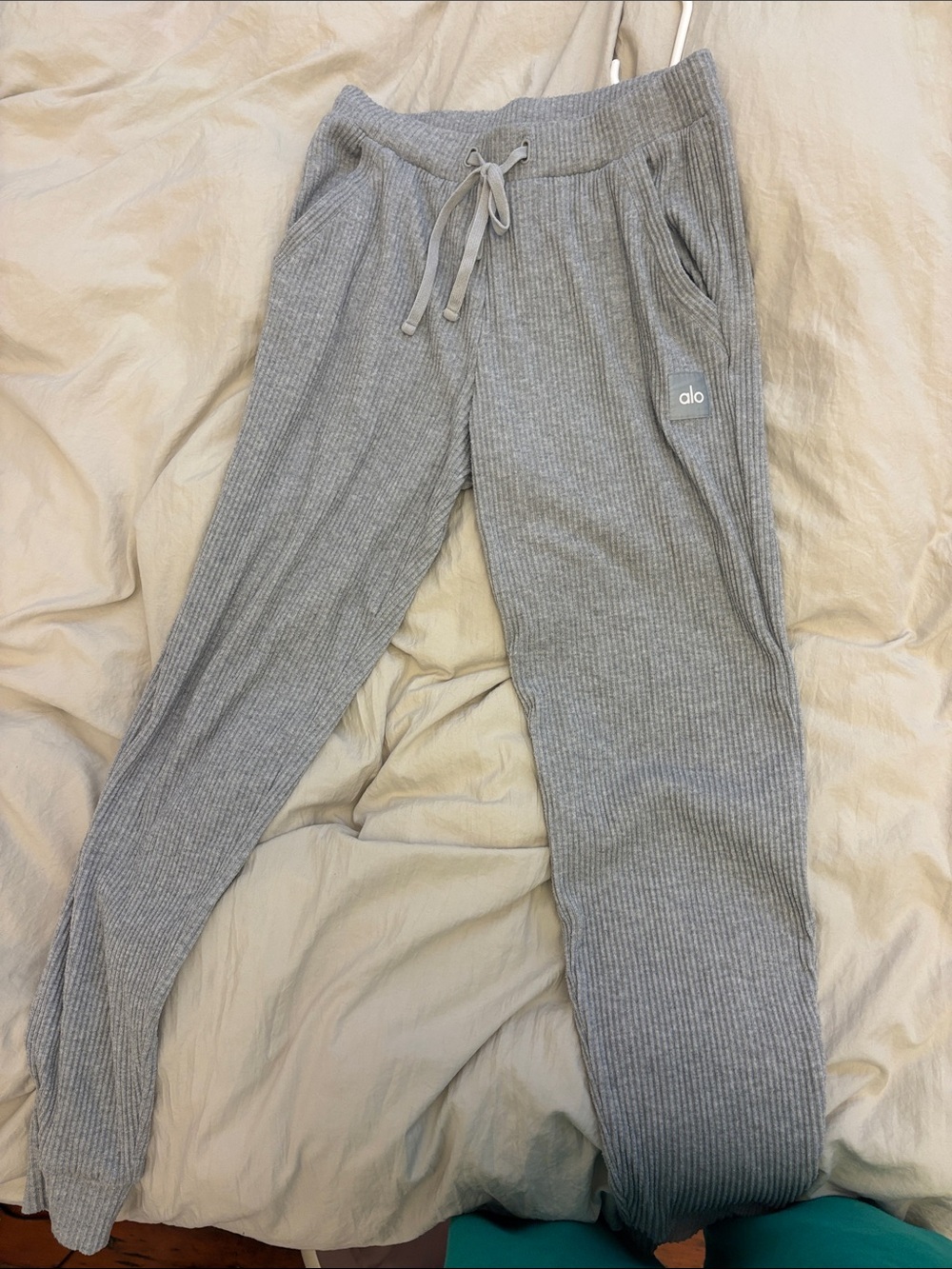 ALO Yoga Ribbed Heather Gray Joggers - Picture 2 of 3